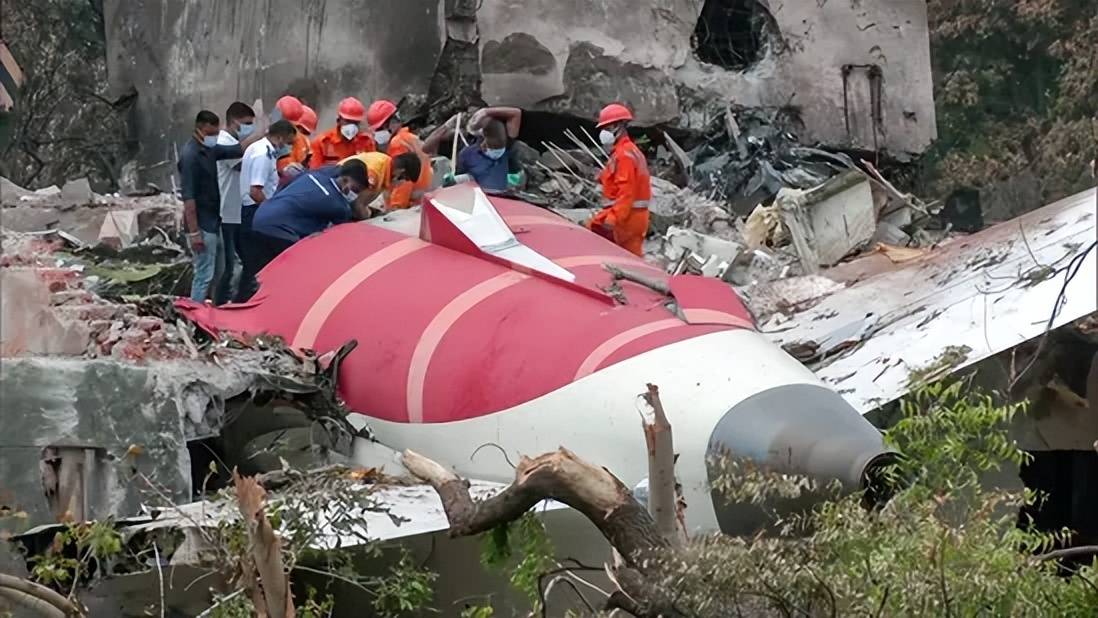 致274人遇难，印度空难客机两个黑匣子均已找到，将在三个月内公布事故调查报告