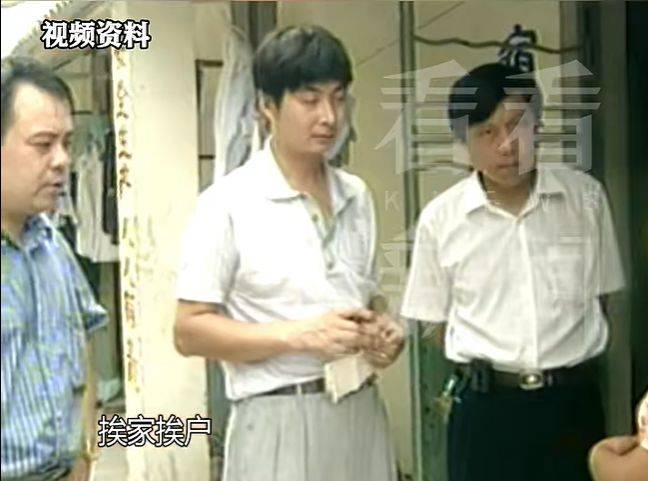 上海夫妻双双殒命！贵重财物没丢失，一枚血手印成关键线索，30年后真相大白