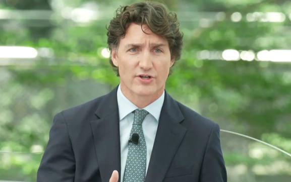 特鲁多炮轰美国“经济胁迫”：把加拿大推向中国