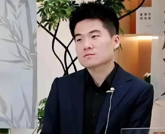 罗永浩连发6个问句怒怼！俞敏洪反思“东方甄选多位主播离职”！有网友评“任何一个人遭遇罗永浩、董宇辉这种忘恩负义的小人都够呛”