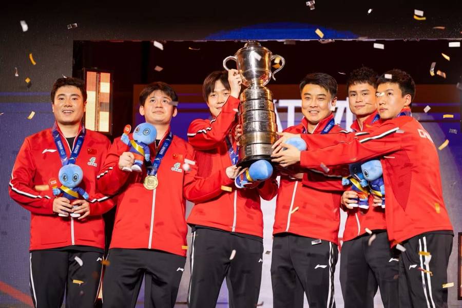 有一种逆转叫梁靖崑!中国男乒实现史无前例的12连冠,王楚钦生日捧杯