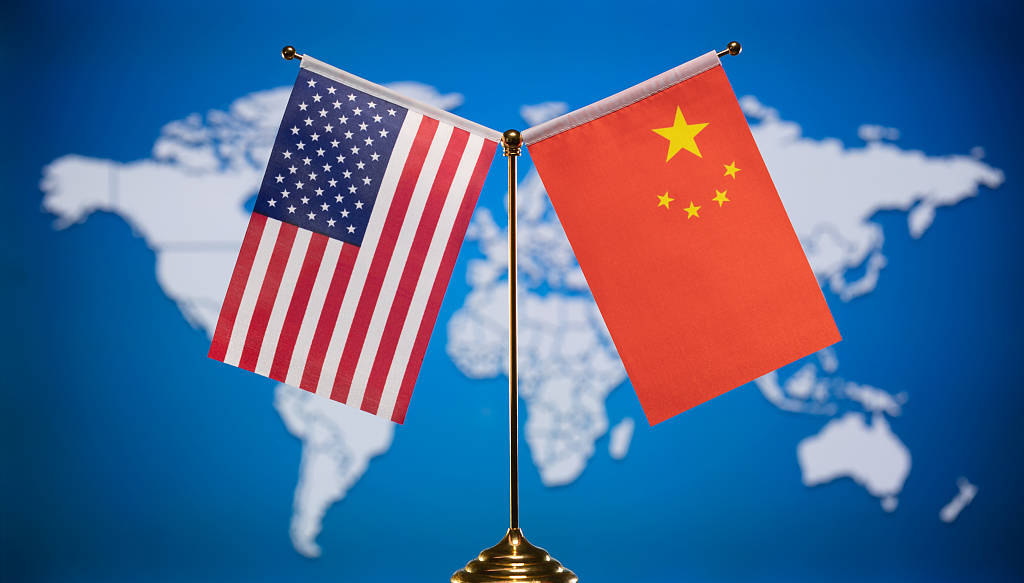 面对中国时，特朗普像是换了个人：能与杰出人士一同前往伟大的中国，我很荣幸！