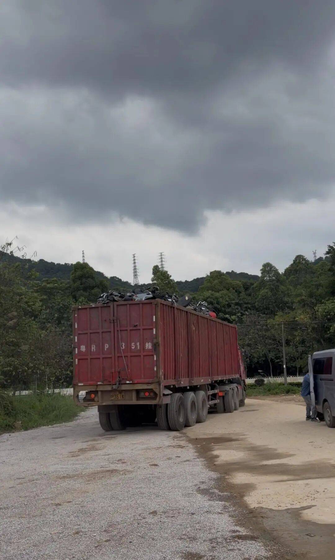 广州越秀“电鸡”被拖至百公里外的从化，约三四成车主弃车，代拉、拼单、回收生意火爆